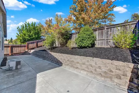 Exterior - 2590 Rowe Dr, Fairfield, CA 94533 photo 8 of 11