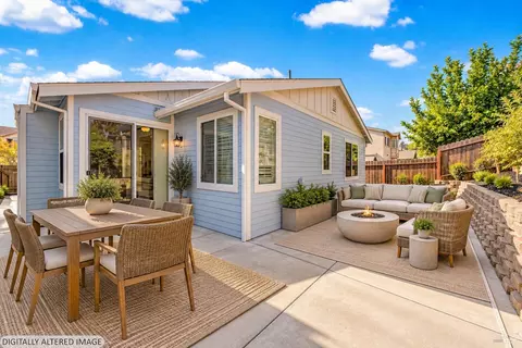 Exterior - 2590 Rowe Dr, Fairfield, CA 94533 photo 7 of 11
