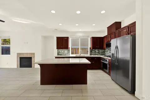 Kitchen - 2590 Rowe Dr, Fairfield, CA 94533 photo 2 of 6