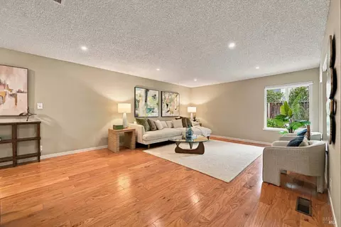 Living - 237 Frederick Dr, Napa, CA 94559 photo 2 of 7