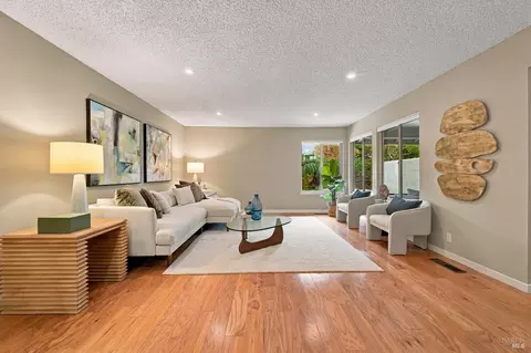 Living - 237 Frederick Dr, Napa, CA 94559 photo 3 of 7