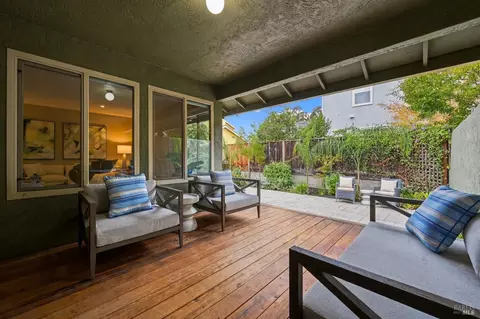 Exterior - 237 Frederick Dr, Napa, CA 94559 photo 5 of 14