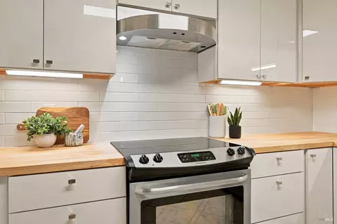Kitchen - 237 Frederick Dr, Napa, CA 94559 photo 4 of 5
