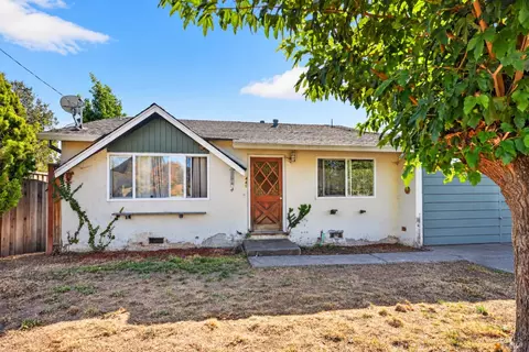 440 Ashwood Dr, Santa Rosa, CA 95407
