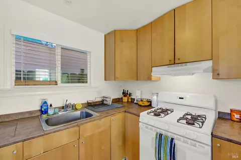 Kitchen - 55 Highway Ave, Bay Point, CA 94565 photo 3 of 3