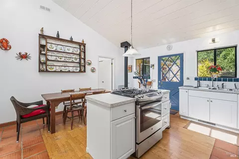 Kitchen - 2151 Highway 128, Philo, CA 95466 photo 3 of 6