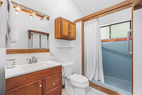 Bath - 2151 Highway 128, Philo, CA 95466 photo 5 of 7