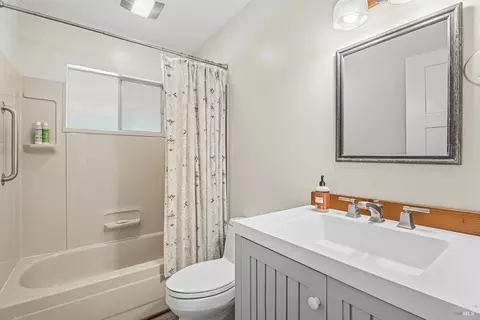 Bath - 2151 Highway 128, Philo, CA 95466 photo 4 of 7