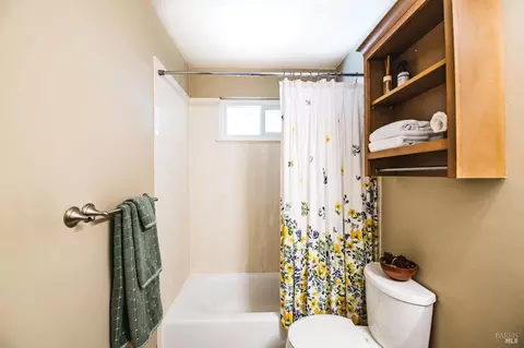 Bath - 1719 Elm St, Fairfield, CA 94533 photo 4 of 4