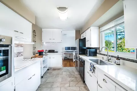 Kitchen - 1719 Elm St, Fairfield, CA 94533 photo 2 of 4