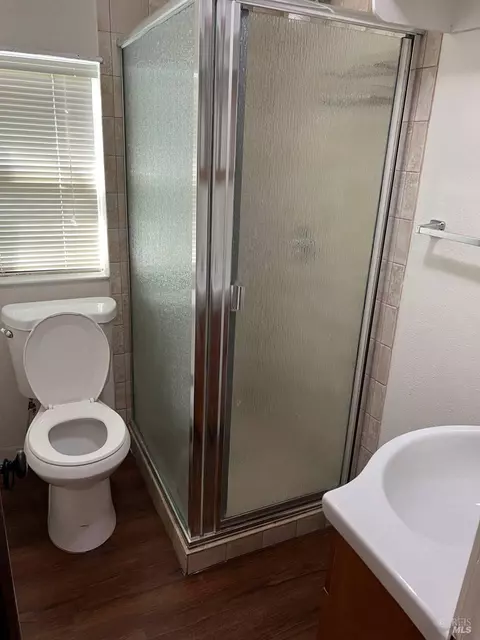 Bath - 836 Taylor St, Fairfield, CA 94533 photo 2 of 4