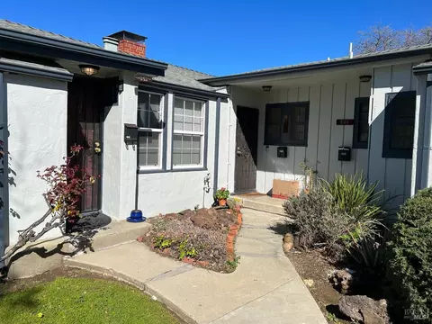 Exterior - 836 Taylor St, Fairfield, CA 94533 photo 5 of 7