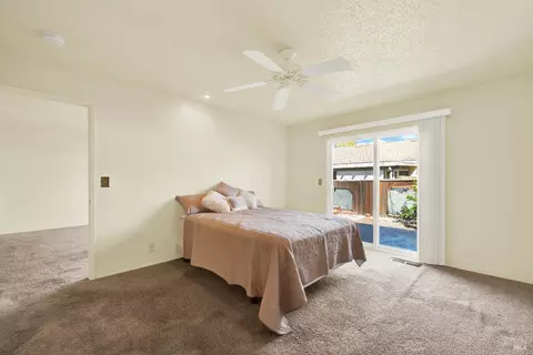 Bedroom - 105 Sequoia Dr, Vacaville, CA 95687 photo 1 of 4