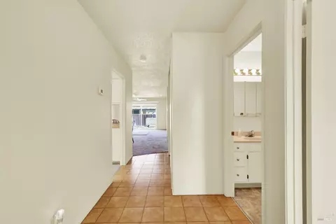 Entry Way - 105 Sequoia Dr, Vacaville, CA 95687 photo 2 of 2