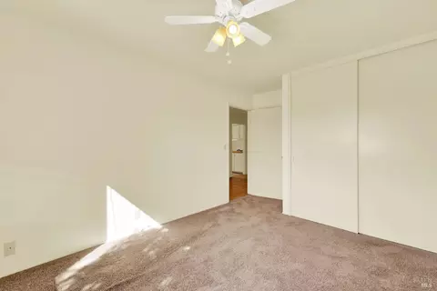 Bedroom - 105 Sequoia Dr, Vacaville, CA 95687 photo 4 of 4