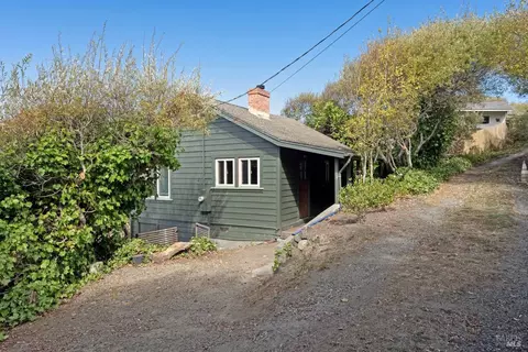Exterior - 29011 Willow Creek Rd, Jenner, CA 95450 photo 3 of 8