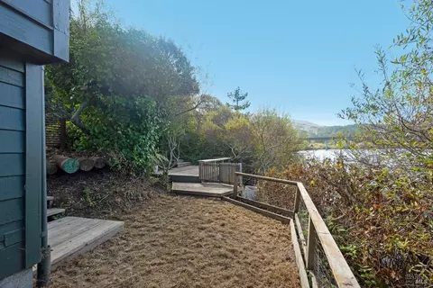 Exterior - 29011 Willow Creek Rd, Jenner, CA 95450 photo 5 of 8