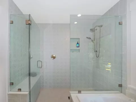 Bath - 1575 Foxridge Rd, Geyserville, CA 95441 photo 3 of 6