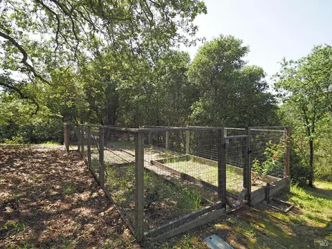 Exterior - 1575 Foxridge Rd, Geyserville, CA 95441 photo 15 of 17