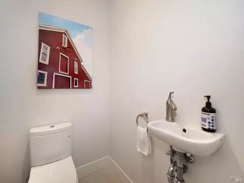 Bath - 1575 Foxridge Rd, Geyserville, CA 95441 photo 6 of 6