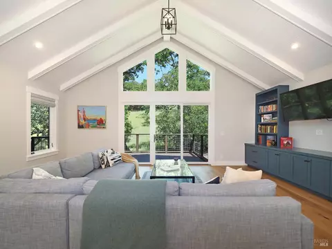 Living - 1575 Foxridge Rd, Geyserville, CA 95441 photo 4 of 5