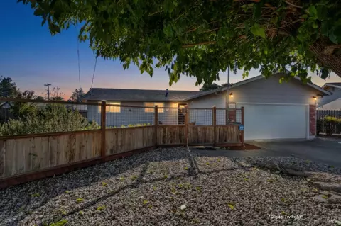 7387 Barbi Ln, Rohnert Park, CA 94928