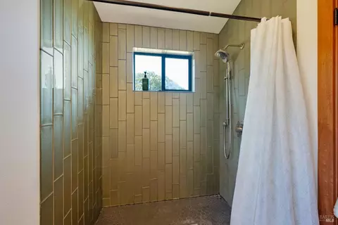 Bath - 209 Calle Del Sol, Bodega Bay, CA 94923 photo 6 of 6