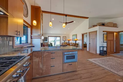 Kitchen - 209 Calle Del Sol, Bodega Bay, CA 94923 photo 3 of 4