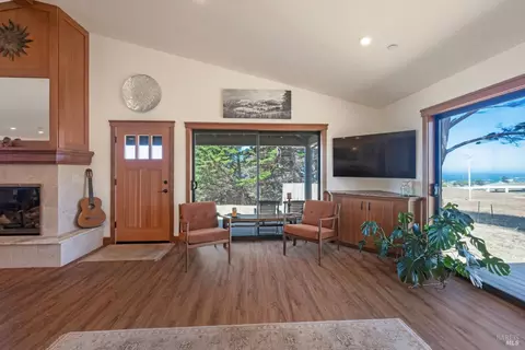Living - 209 Calle Del Sol, Bodega Bay, CA 94923 photo 6 of 7