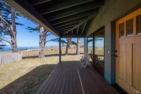 Exterior - 209 Calle Del Sol, Bodega Bay, CA 94923 photo 5 of 8