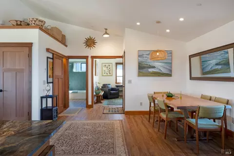 Dining - 209 Calle Del Sol, Bodega Bay, CA 94923 photo 2 of 3
