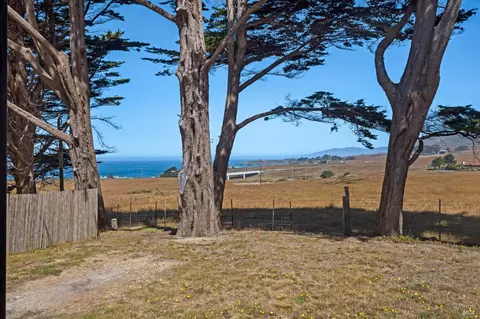 Exterior - 209 Calle Del Sol, Bodega Bay, CA 94923 photo 6 of 8