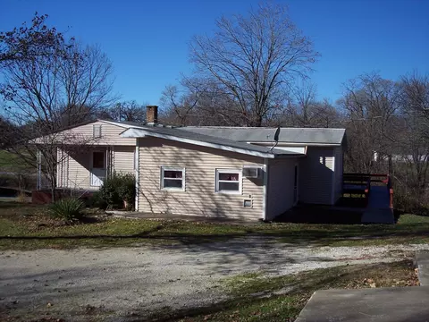 416 E Locust St, Paris, MO 65275 photo 6