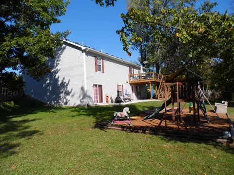 298 E Tully Ct, Columbia, MO 65202 photo 2