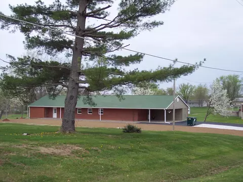 301 E Hickory St, Paris, MO 65275 photo 5