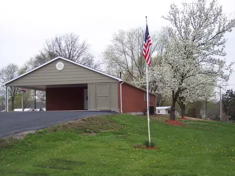 301 E Hickory St, Paris, MO 65275 photo 3