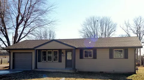 700 W Bruton St, Centralia, MO 65240 photo 1