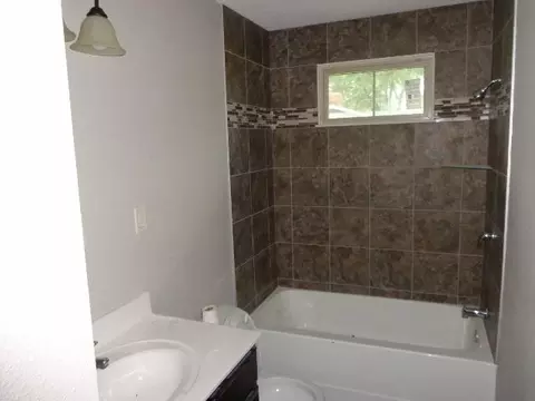 700 W Bruton St, Centralia, MO 65240 photo 7