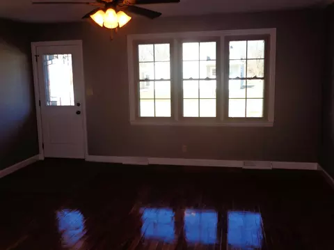 700 W Bruton St, Centralia, MO 65240 photo 3
