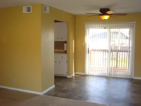 472 E Hackberry Blvd, Columbia, MO 65202 photo 3