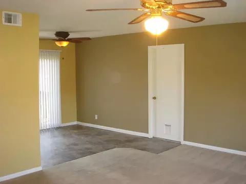 472 E Hackberry Blvd, Columbia, MO 65202 photo 2
