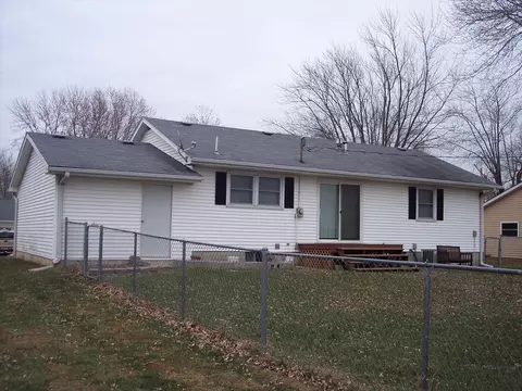 505 Fairview St, Paris, MO 65275 photo 4
