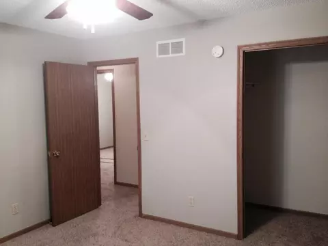 127 Hunter Ln, Holts Summit, MO 65043 photo 4