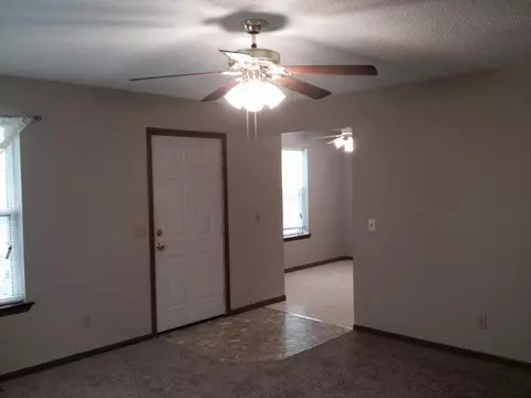 127 Hunter Ln, Holts Summit, MO 65043 photo 2