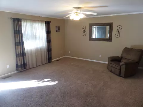 1843 Rabbit Run Ct, Holts Summit, MO 65043 photo 4