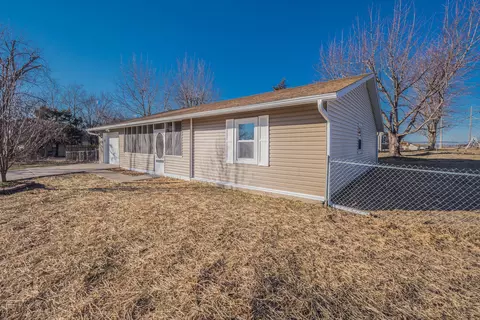 591 E Hackberry Blvd, Columbia, MO 65202 photo 3