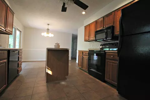 205 S Walnut St, Ashland, MO 65010 photo 5