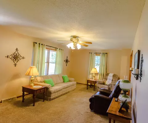 404 Barret St, Holts Summit, MO 65043 photo 4