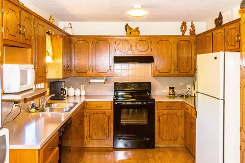 404 Barret St, Holts Summit, MO 65043 photo 8