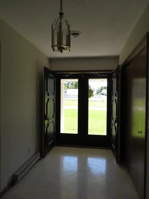 525 Baskett St, Paris, MO 65275 photo 6